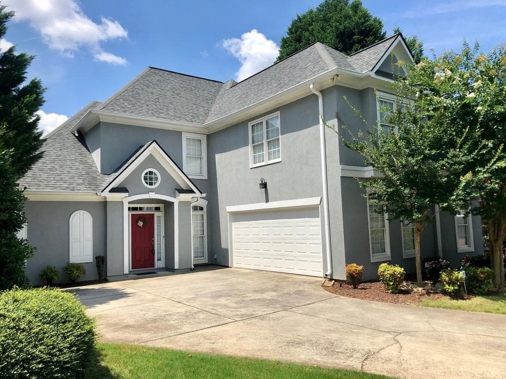 4 bedroom, 3 bathroom, 2,800 sq ft single family residence sold at 4670 Ashford Club Drive, Atlanta, GA 30338