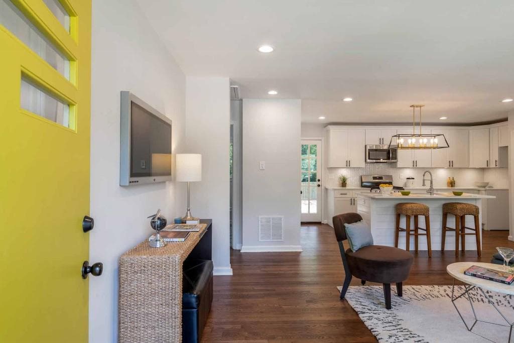 3 bedroom, 2 bathroom, 1,400 sq ft single family residence sold at 2058 ROSEWOOD Road, Decatur, GA 30032