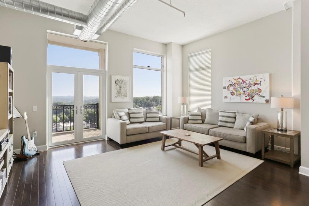 1 bedroom, 1 bathroom, 1,215 sq ft condominium sold at 3820 Roswell Road 810, Atlanta, GA 30342