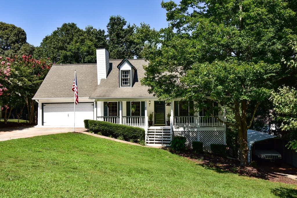 3 bedroom, 3 bathroom, 1,348 sq ft single family residence sold at 6531 Fiji Drive, Flowery Branch, GA 30542