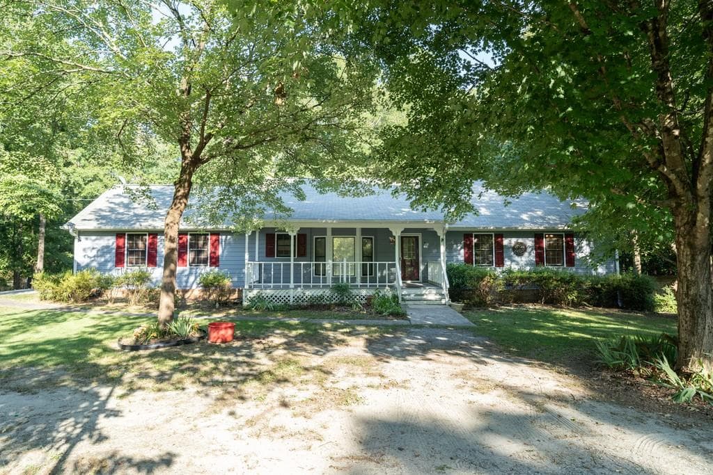 4 bedroom, 3 bathroom, 1,583 sq ft single family residence sold at 4283 WALTON Way, Powder Springs, GA 30127