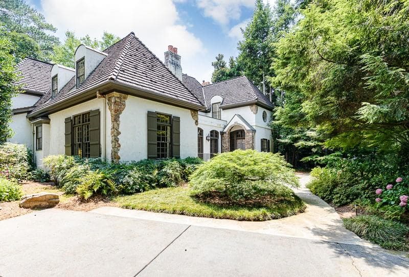 4 bedroom, 6 bathroom, 4,598 sq ft single family residence sold at 2745 Normandy Drive, Atlanta, GA 30305