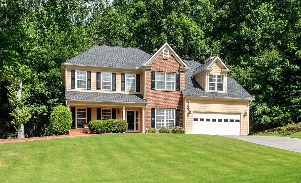4 bedroom, 3 bathroom, 3,119 sq ft single family residence sold at 5671 STONEKIRK Place, Acworth, GA 30101