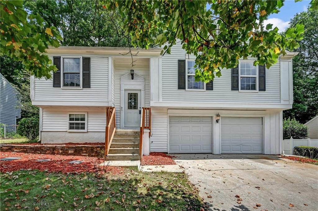 3 bedroom, 3 bathroom, 1,128 sq ft single family residence sold at 560 Indian Mill Court, Alpharetta, GA 30022