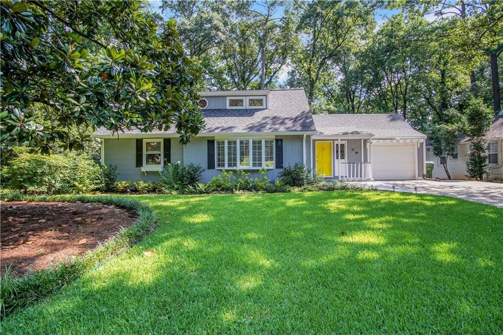 3 bedroom, 3 bathroom, 2,463 sq ft single family residence sold at 2537 Ridgewood Road, Atlanta, GA 30318
