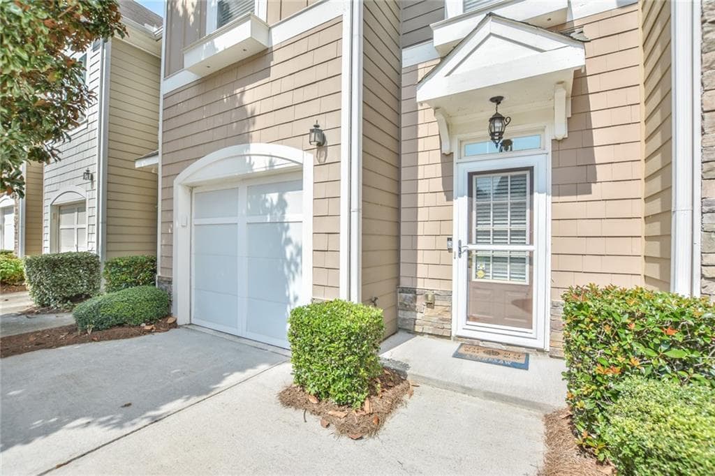 2 bedroom, 3 bathroom, 1,696 sq ft townhouse sold at 1959 Lakeshore Overlook Circle, Kennesaw, GA 30152