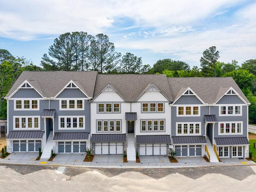 4 bedroom, 5 bathroom, 2,779 sq ft townhouse sold at 1188 KENDRON Lane 7, Atlanta, GA 30329
