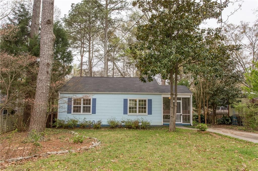 2 bedroom, 1 bathroom, 930 sq ft single family residence sold at 1385 Catherine Street, Decatur, GA 30030