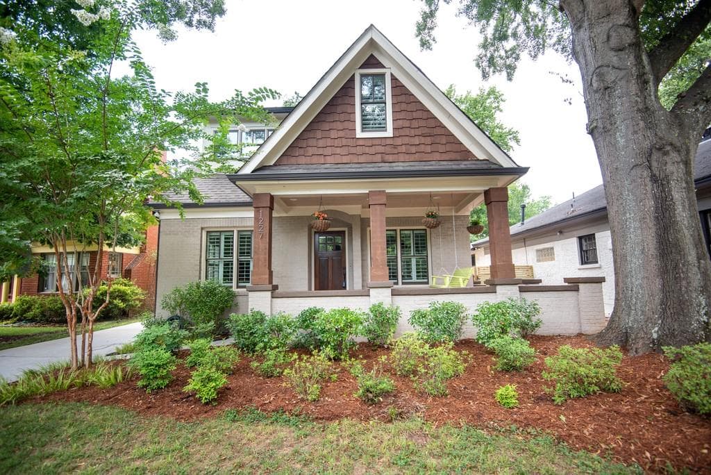 4 bedroom, 3 bathroom, 2,669 sq ft single family residence sold at 1227 OAKVIEW Road, Decatur, GA 30030
