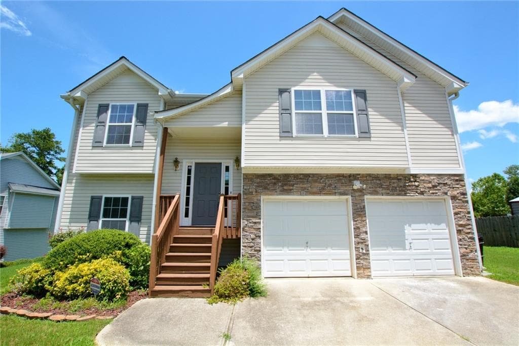 4 bedroom, 3 bathroom, 2,577 sq ft single family residence sold at 8431 Cyprus Ridge Way, Douglasville, GA 30134