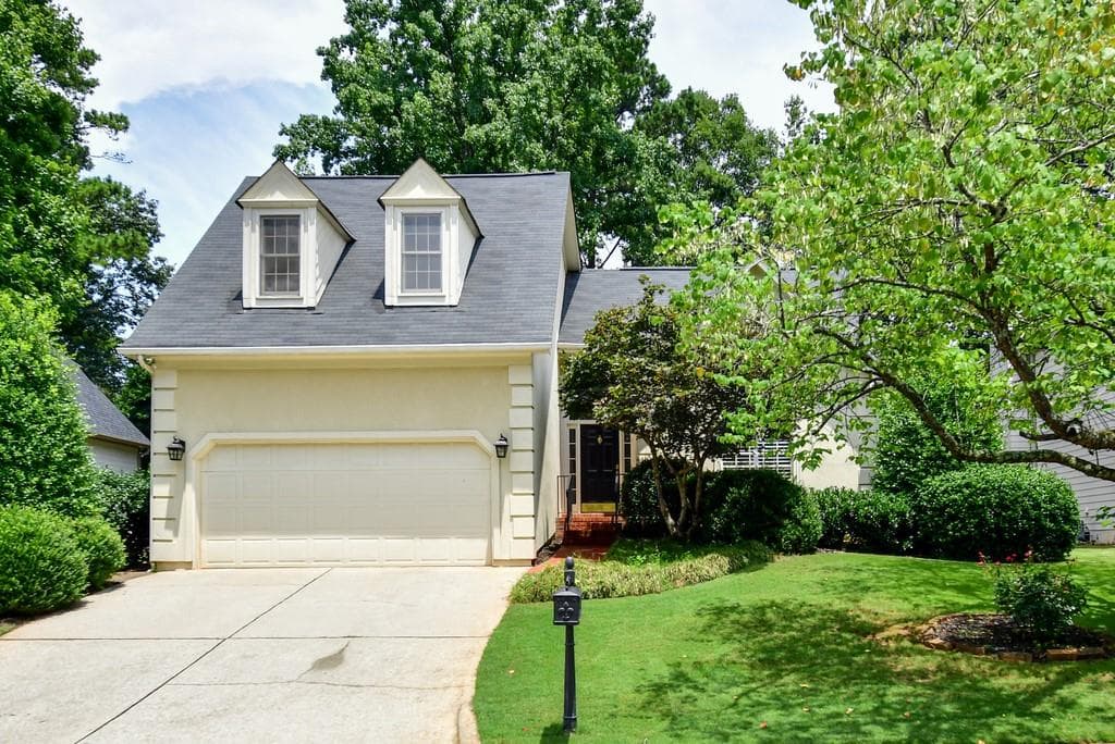 3 bedroom, 3 bathroom, 2,206 sq ft single family residence sold at 1172 Daventry Way, Brookhaven, GA 30319