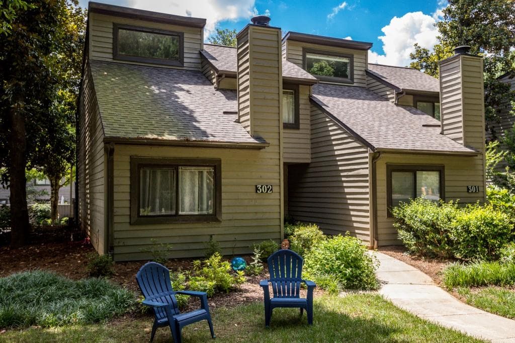 2 bedroom, 3 bathroom, 1,509 sq ft townhouse sold at 302 Cedar Chase Circle, Atlanta, GA 30324