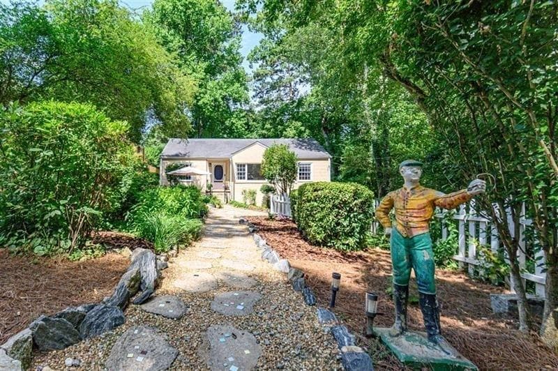 2 bedroom, 1 bathroom, 1,566 sq ft single family residence sold at 1524 CHANTILLY Drive, Atlanta, GA 30324