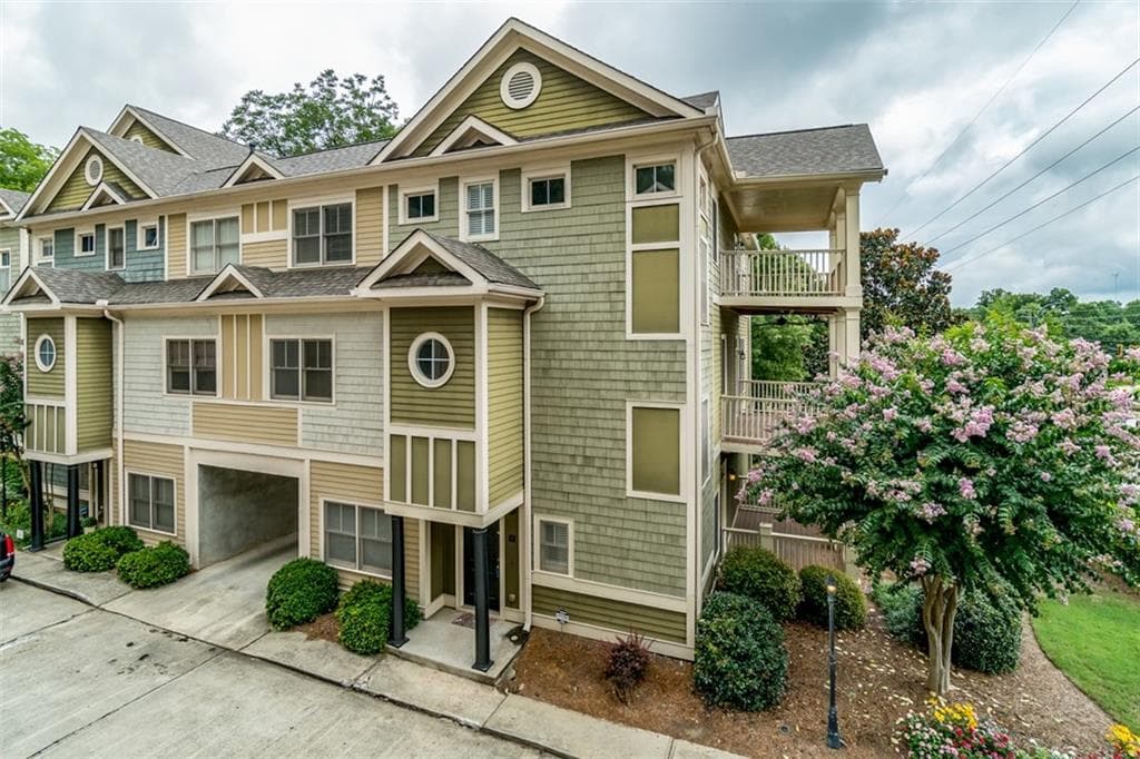 4 bedroom, 4 bathroom, 2,930 sq ft townhouse sold at 556 Moreland Avenue K, Atlanta, GA 30307