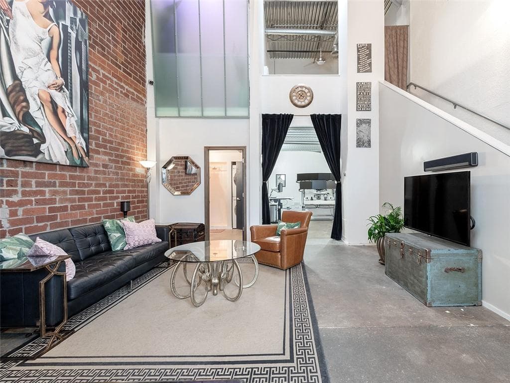 2 bedroom, 2 bathroom, 1,173 sq ft condominium sold at 195 Arizona Avenue 184, Atlanta, GA 30307