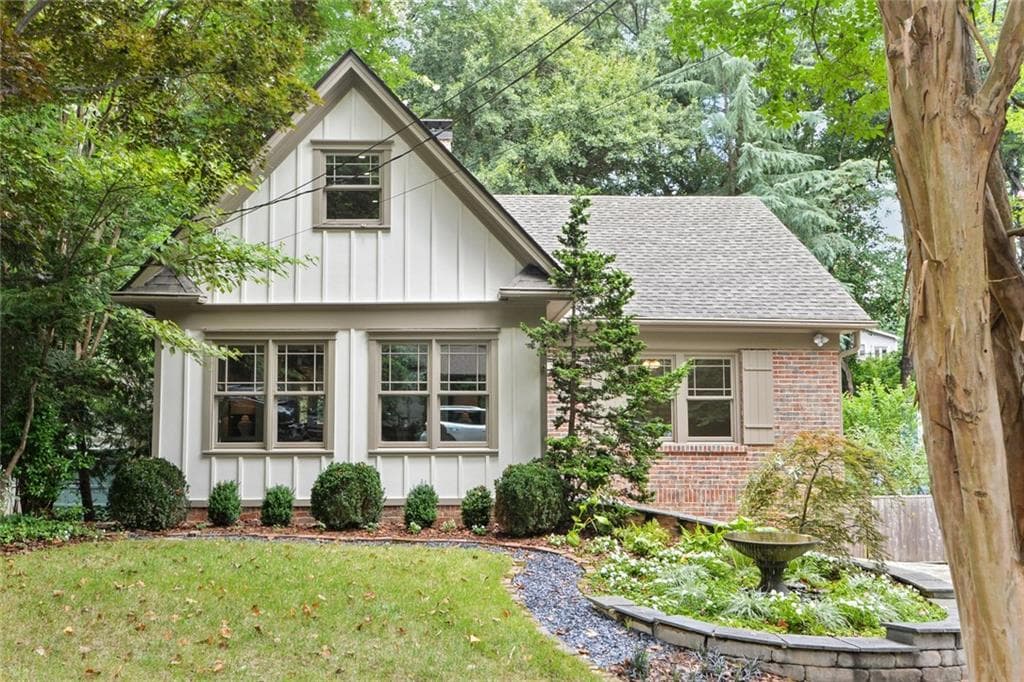 3 bedroom, 2 bathroom, 1,752 sq ft single family residence sold at 752 Martina Drive, Atlanta, GA 30305