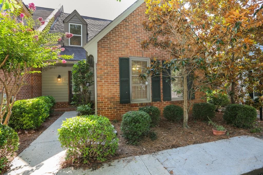 3 bedroom, 3 bathroom, 1,634 sq ft townhouse sold at 218 Forkner Drive F, Decatur, GA 30030