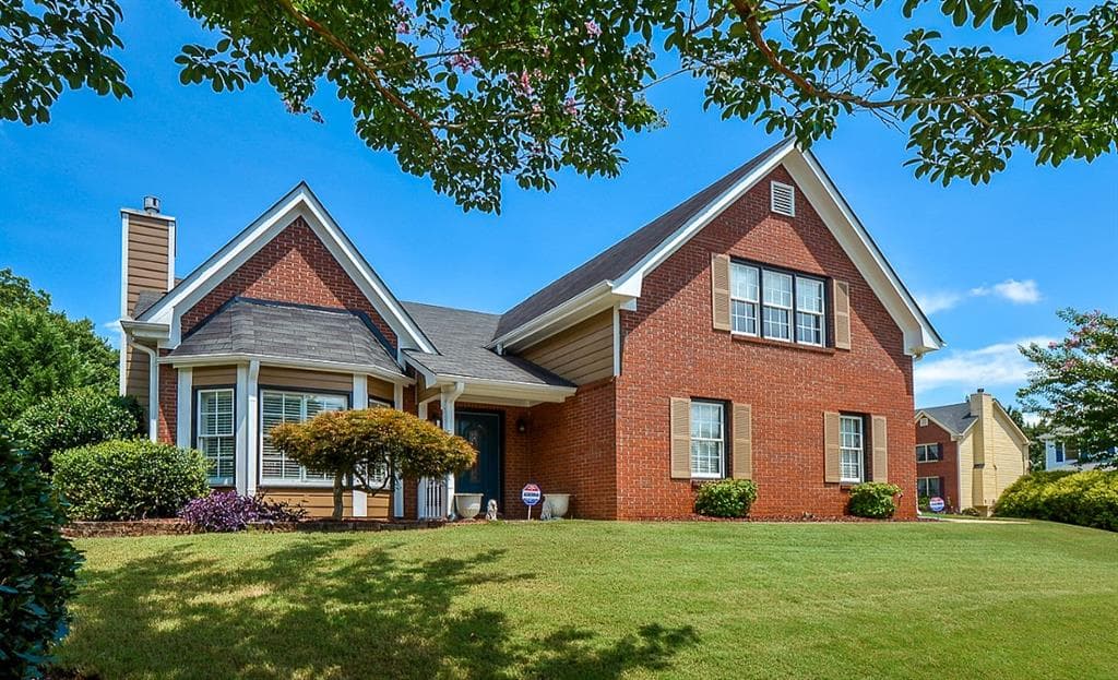 4 bedroom, 3 bathroom, 2,240 sq ft single family residence sold at 2900 Oak Meadow Drive, Snellville, GA 30078