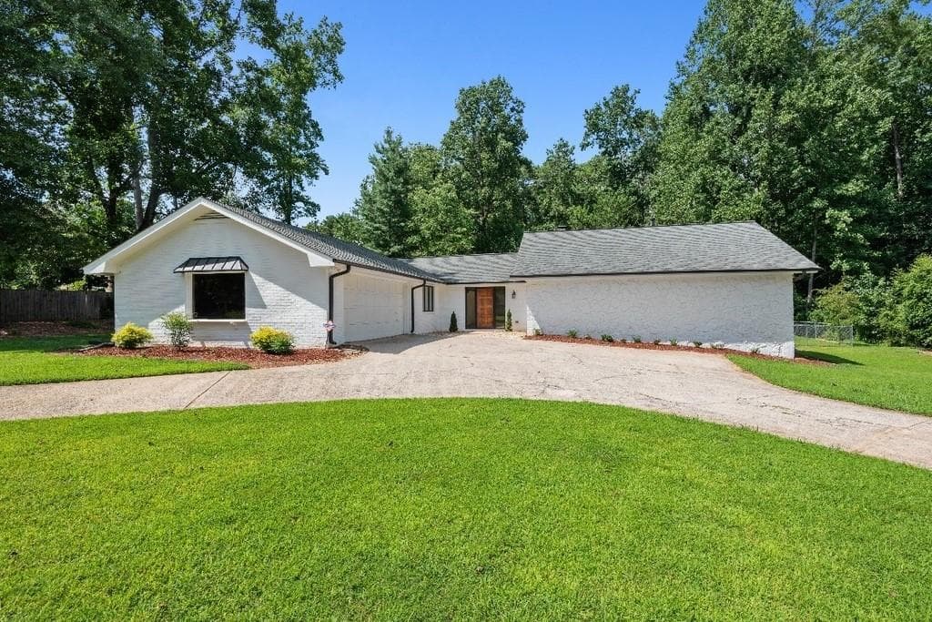 3 bedroom, 2 bathroom, 1,830 sq ft single family residence sold at 120 Powell Court, Roswell, GA 30076