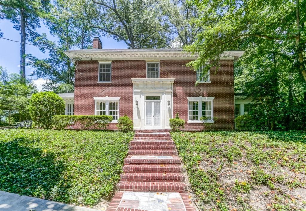 4 bedroom, 3 bathroom, 2,974 sq ft single family residence sold at 318 Brentwood Drive, Atlanta, GA 30305