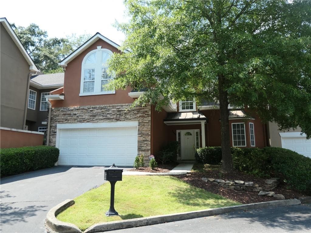 3 bedroom, 3 bathroom, 2,472 sq ft townhouse sold at 4539 Wieuca Road, Atlanta, GA 30342