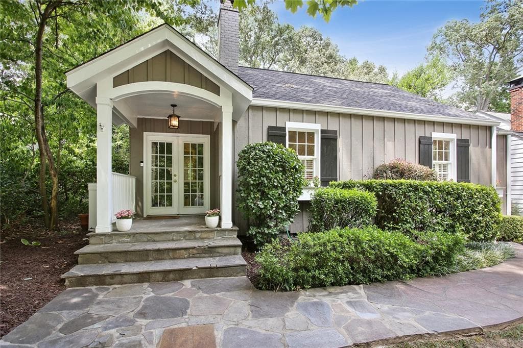 4 bedroom, 3 bathroom single family residence sold at 204 Eureka Drive, Atlanta, GA 30305