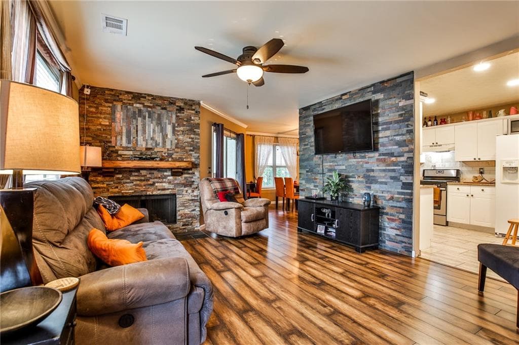 3480 Maple Valley Drive, Cumming, GA 30040 — most recent listing photo
