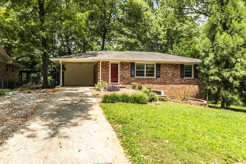 4 bedroom, 2 bathroom, 1,173 sq ft single family residence sold at 3180 Lindmoor Drive, Decatur, GA 30033