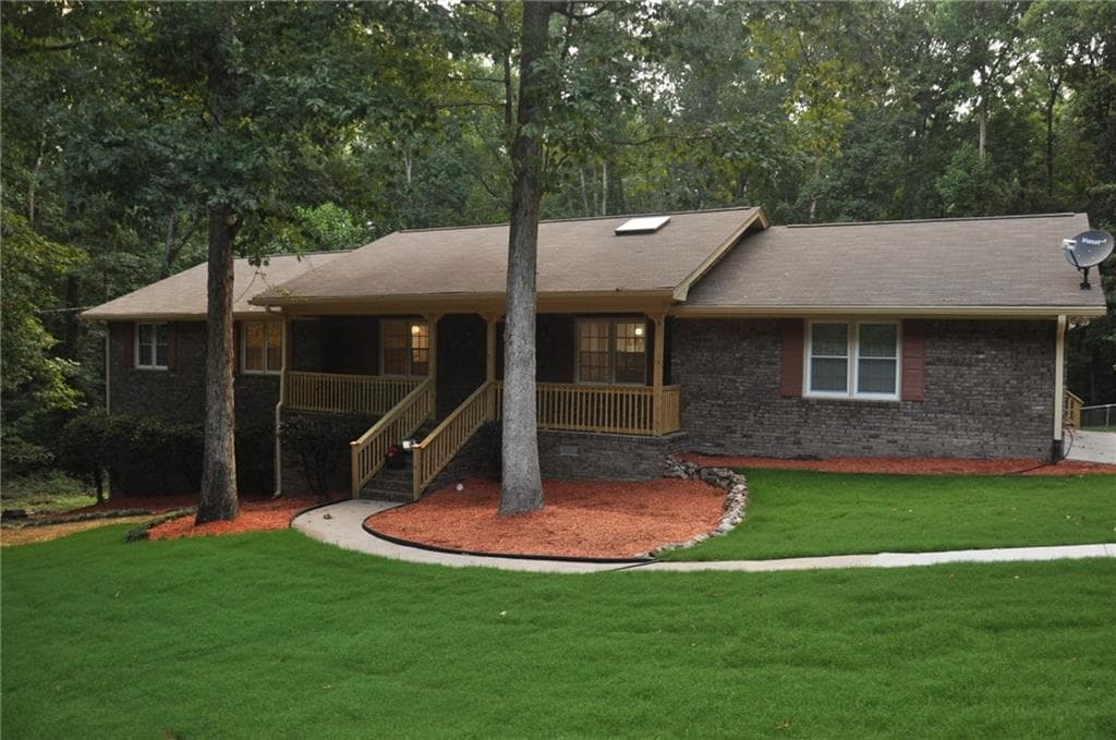 4 bedroom, 4 bathroom, 2,798 sq ft single family residence sold at 4383 Alpine Court, Snellville, GA 30039
