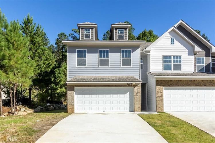 3 bedroom, 3 bathroom townhouse sold at 7790 Rock Rose Lane, Fairburn, GA 30213