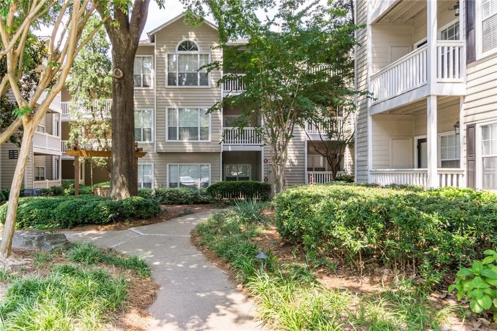 2 bedroom, 2 bathroom, 1,317 sq ft condominium sold at 1250 Parkwood Circle 1005, Atlanta, GA 30339