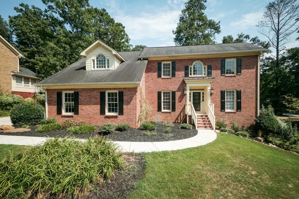 4 bedroom, 3 bathroom, 3,500 sq ft single family residence sold at 2872 MOORINGS Parkway, Snellville, GA 30039