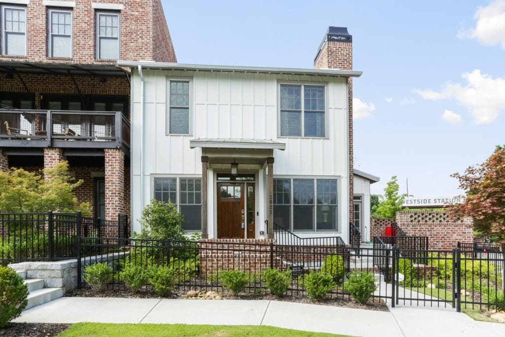 4 bedroom, 4 bathroom, 2,249 sq ft townhouse sold at 1921 Bay Line Lane, Atlanta, GA 30318