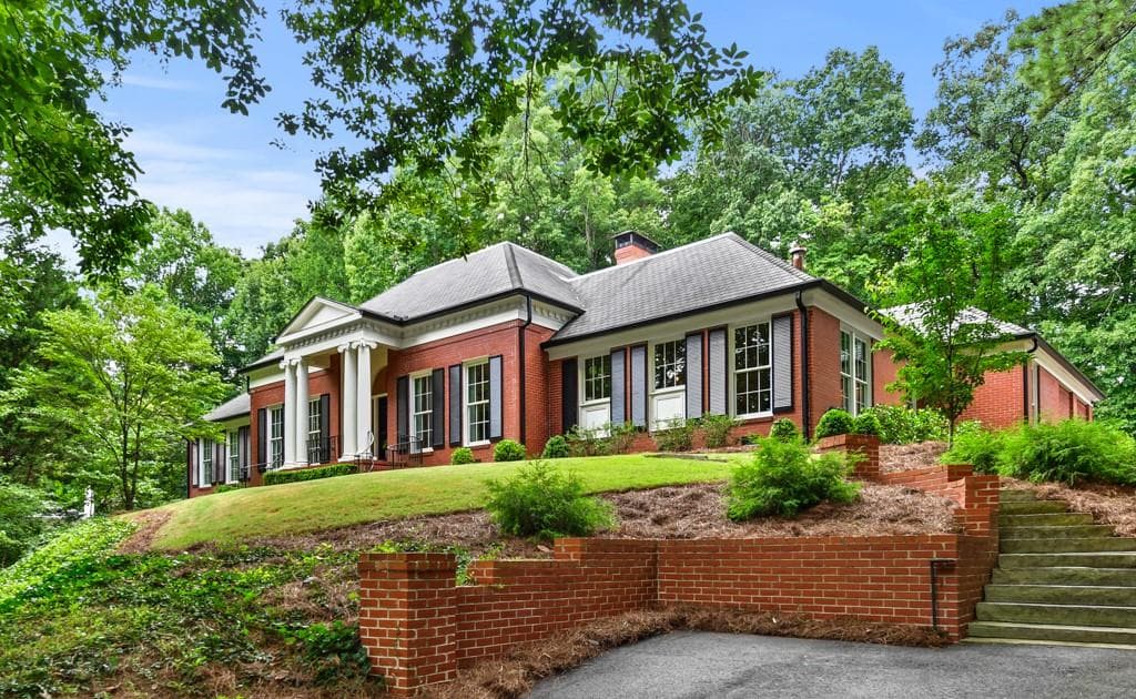 4 bedroom, 6 bathroom single family residence sold at 3636 Dumbarton Road, Atlanta, GA 30327