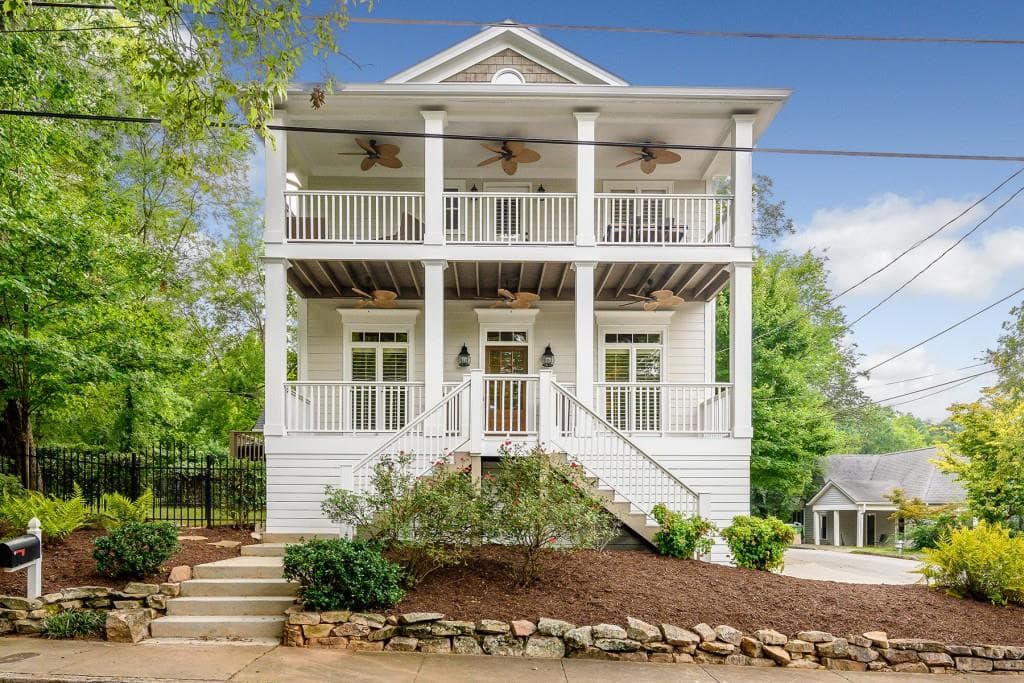 3 bedroom, 3 bathroom, 1,956 sq ft single family residence sold at 1050 Tumlin Street, Atlanta, GA 30318