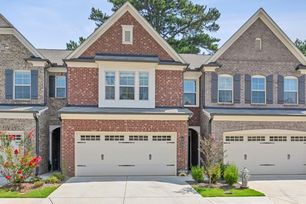 3 bedroom, 3 bathroom, 1,821 sq ft townhouse sold at 329 Braemore Mill Drive, Lawrenceville, GA 30044
