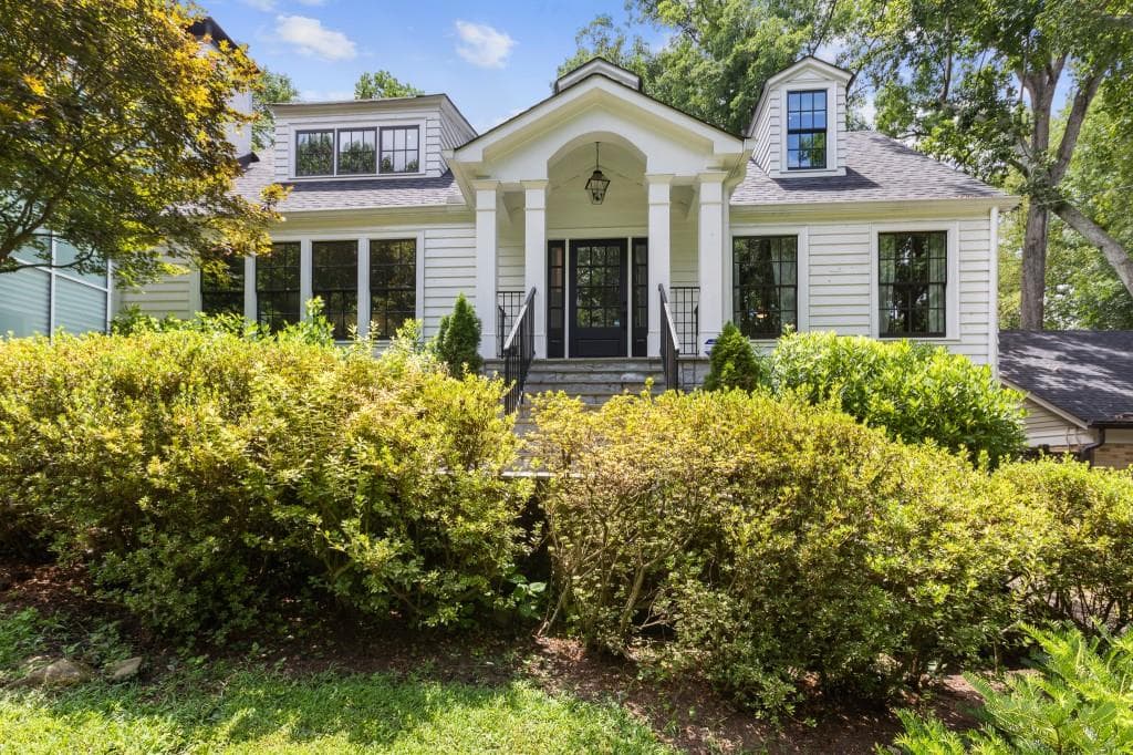 4 bedroom, 4 bathroom, 2,400 sq ft single family residence sold at 813 Brookridge Drive, Atlanta, GA 30306