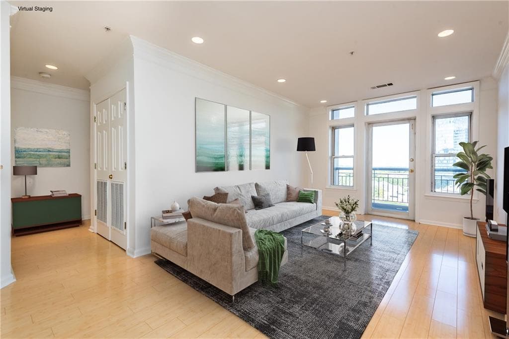 1 bedroom, 1 bathroom, 793 sq ft condominium sold at 3334 Peachtree Road 711, Atlanta, GA 30326