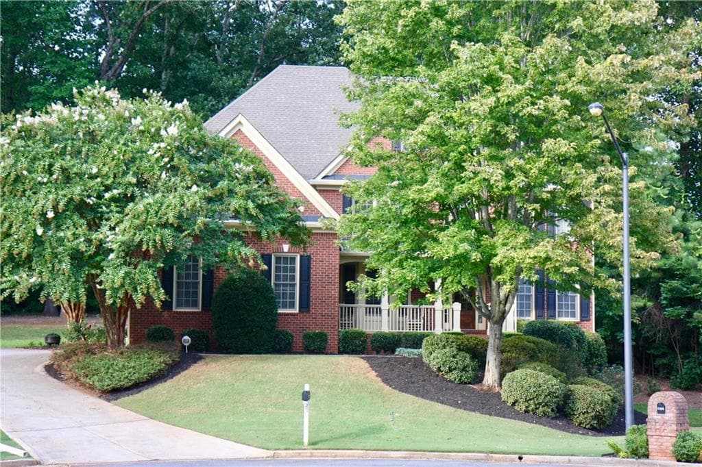 6 bedroom, 5 bathroom, 5,454 sq ft single family residence sold at 2212 Hollowbrooke Court, Acworth, GA 30101