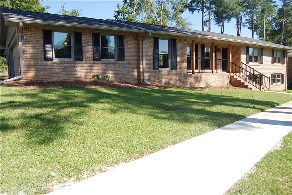 3 bedroom, 3 bathroom single family residence sold at 3847 Cloudland Drive, Smyrna, GA 30082