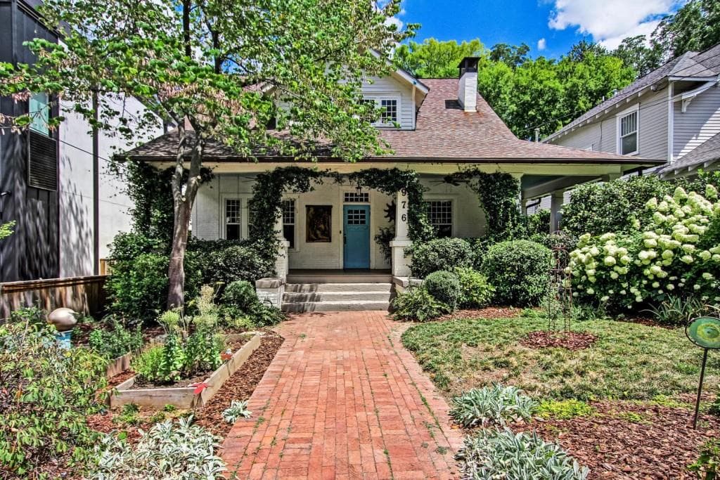 4 bedroom, 4 bathroom, 2,741 sq ft single family residence sold at 976 Highland View, Atlanta, GA 30306