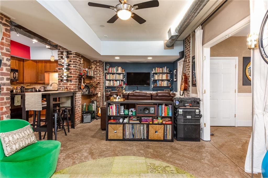 1 bedroom, 1 bathroom, 740 sq ft condominium sold at 616 N Highland Avenue 14B, Atlanta, GA 30306