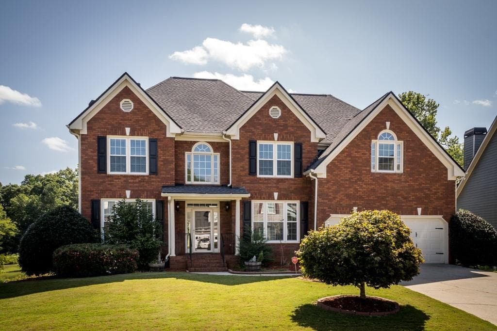 4 bedroom, 4 bathroom, 4,309 sq ft single family residence sold at 5577 Hedge Brooke Drive, Acworth, GA 30101