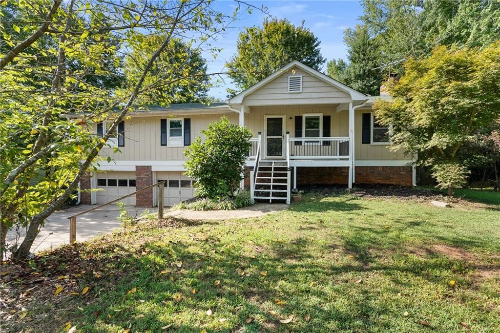 3 bedroom, 2 bathroom, 1,456 sq ft single family residence sold at 120 Driftwood Lane, Woodstock, GA 30188