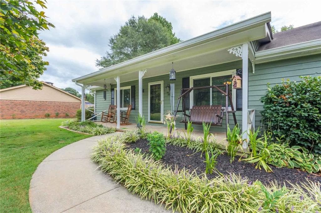 3 bedroom, 2 bathroom, 1,908 sq ft single family residence sold at 1836 Ridgeway Drive, Lawrenceville, GA 30044