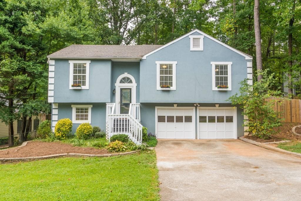 4 bedroom, 3 bathroom, 1,582 sq ft single family residence sold at 1822 Crescent Hill Drive, Acworth, GA 30102