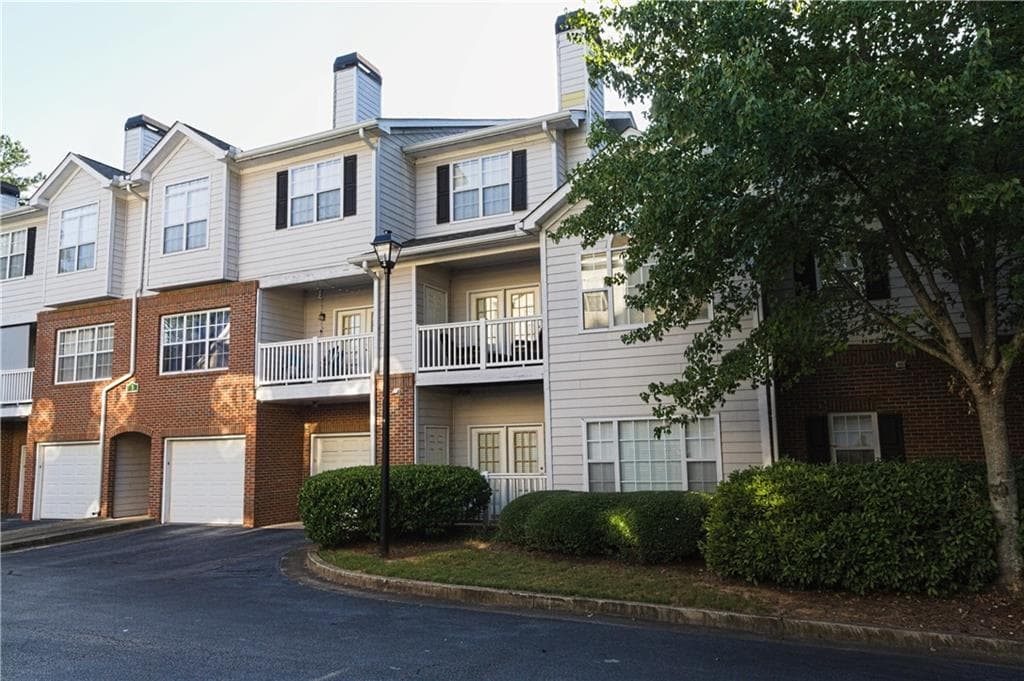 2 bedroom, 3 bathroom, 1,510 sq ft condominium sold at 306 Spring Heights Lane, Smyrna, GA 30080