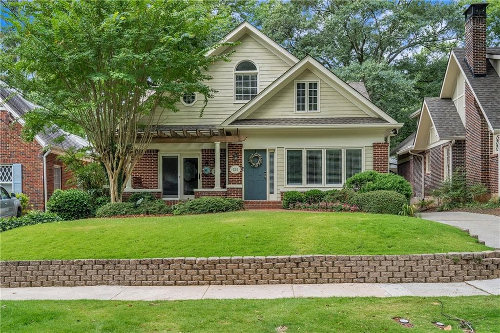 3 bedroom, 4 bathroom, 1,966 sq ft townhouse sold at 725 Brookridge Drive, Atlanta, GA 30306