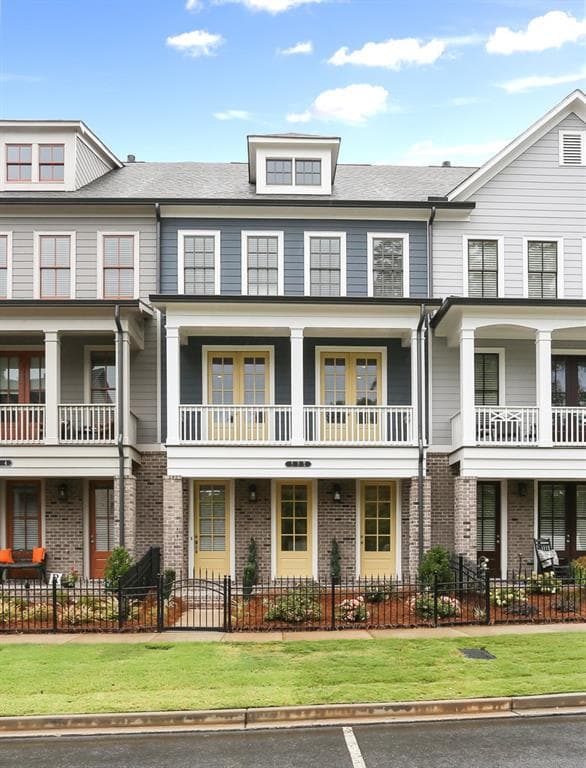 4 bedroom, 4 bathroom, 2,300 sq ft townhouse sold at 132 Inwood Walk, Woodstock, GA 30188