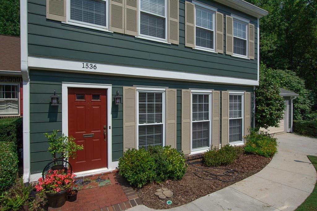 3 bedroom, 3 bathroom condominium sold at 1536 Brianwood Road, Decatur, GA 30033